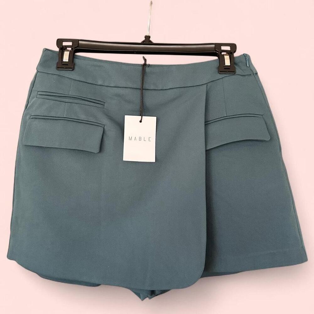 NWT MABLE Preppy Skort Sz M Festival